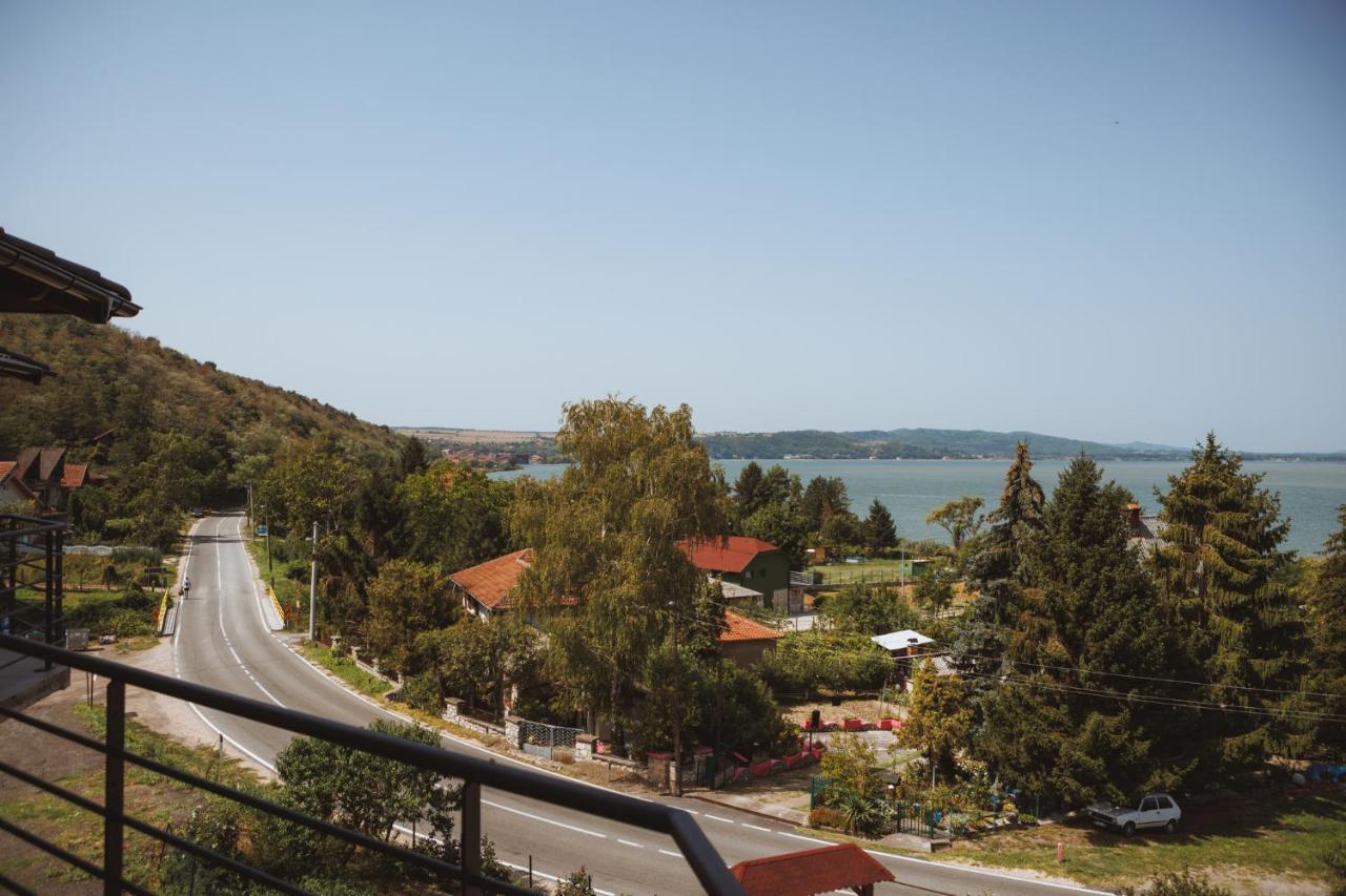 Horizont Dedine Aparthotel Golubac Exteriör bild