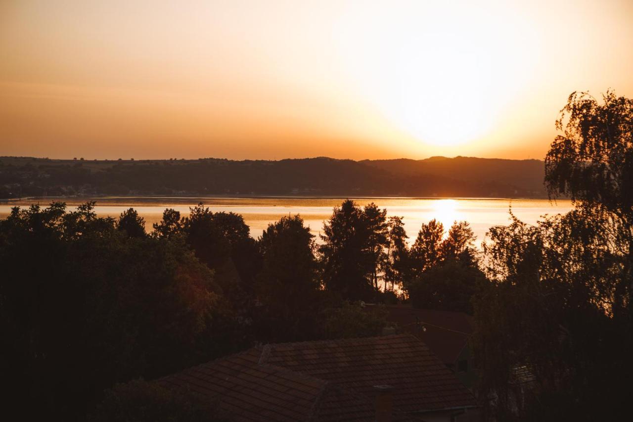 Horizont Dedine Aparthotel Golubac Exteriör bild